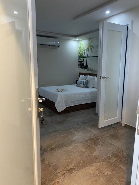 Interior Room Photo 6